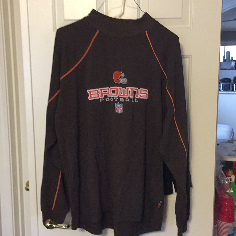 NFL Cleveland Browns XL Long Sleeved Shirt